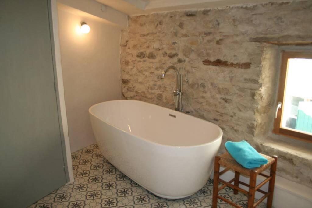 Character Filled House Overlooking The River Cesse Bize-Minervois Exterior foto